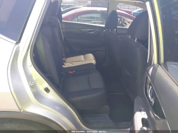 KNMAT2MVXLP526810 2020 NISSAN ROGUE - Image 8