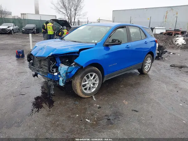 LOT-1-44528196 2024 CHEVROLET EQUINOX - Image 2