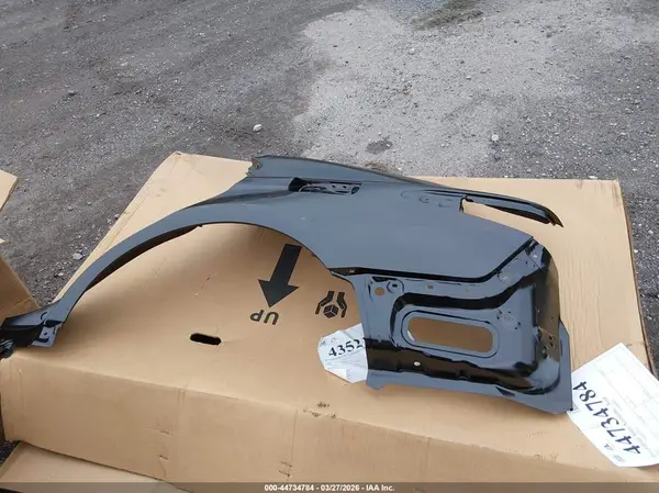 LOT-1-44734784 2021 TOYOTA CAMRY - Image 2