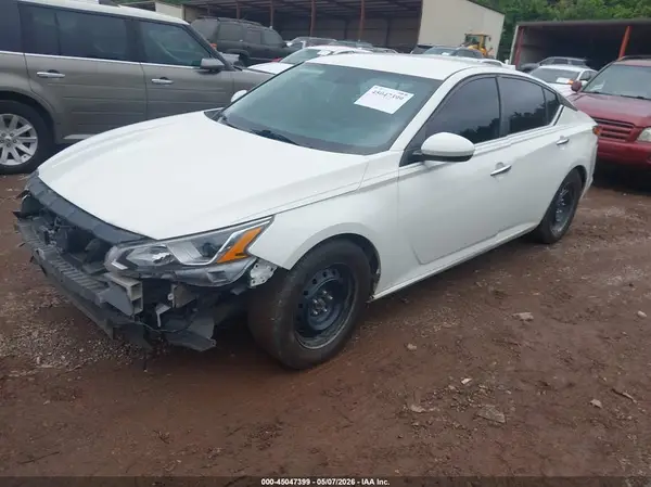 LOT-1-45047399 2020 NISSAN ALTIMA - Image 2