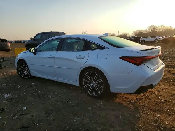 LOT-3-47739986 2020 TOYOTA AVALON - Image 2