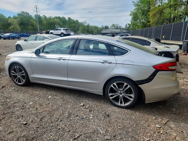 LOT-3-50297736 2019 FORD FUSION - Image 2