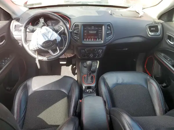 LOT-3-52741336 2018 JEEP COMPASS - Image 8