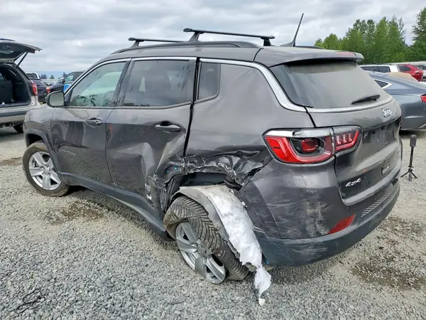 LOT-3-52937446 2022 JEEP COMPASS - Image 2
