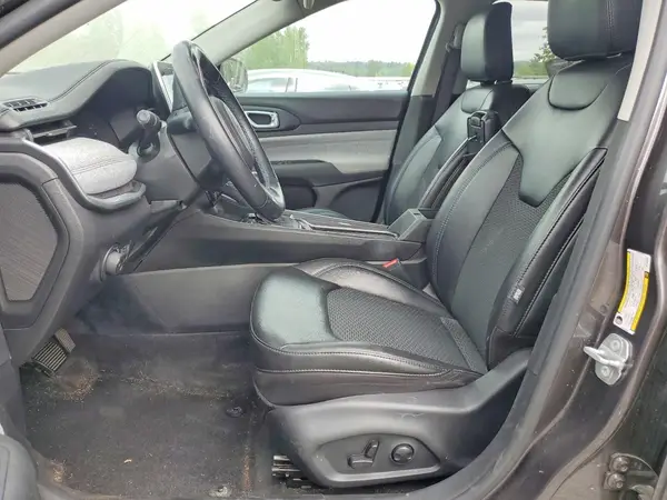 LOT-3-52937446 2022 JEEP COMPASS - Image 8