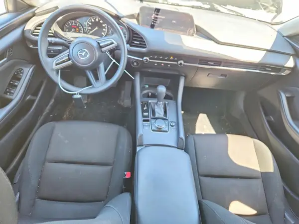 LOT-3-53095026 2021 MAZDA 3 - Image 8