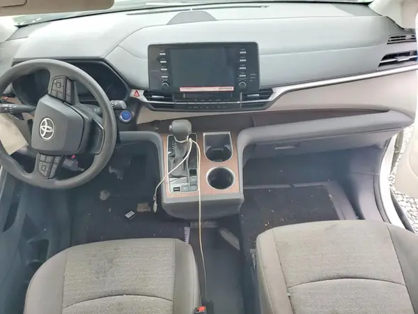 LOT-3-78868455 2024 TOYOTA SIENNA - Image 8