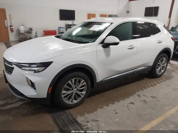 LRBAZLR40PD033745 2023 BUICK ENVISION - Image 2