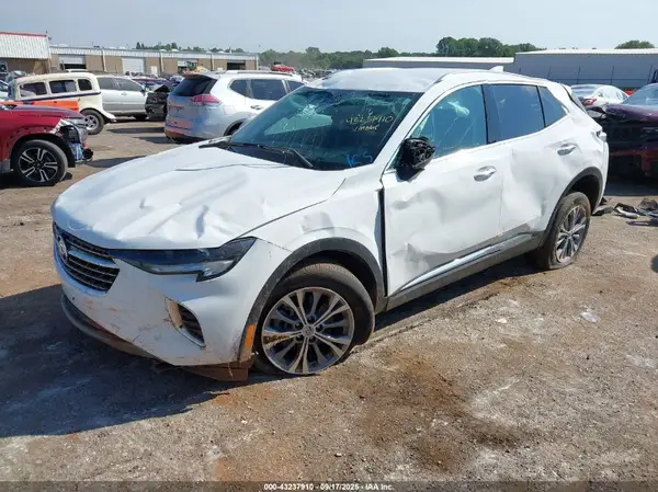 LRBAZLR41ND136721 2022 BUICK ENVISION - Image 2