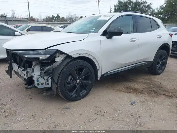 LRBAZLR41PD126984 2023 BUICK ENVISION - Image 2