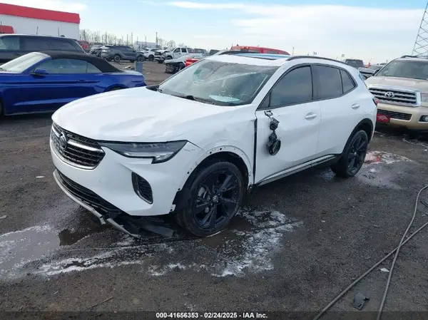 LRBAZLR42ND022064 2022 BUICK ENVISION - Image 2