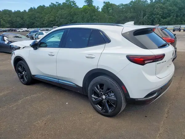 LRBAZLR44MD178069 2021 BUICK ENVISION - Image 2