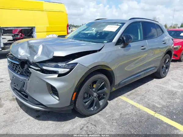 LRBAZLR44PD099764 2023 BUICK ENVISION - Image 2