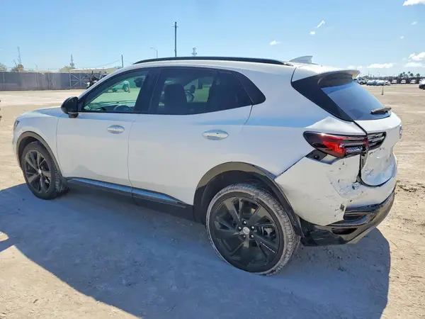 LRBAZLR46MD072111 2021 BUICK ENVISION - Image 2