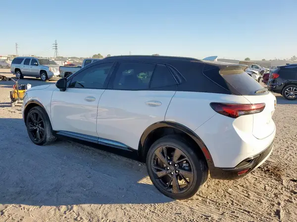 LRBAZLR46PD025889 2023 BUICK ENVISION - Image 2