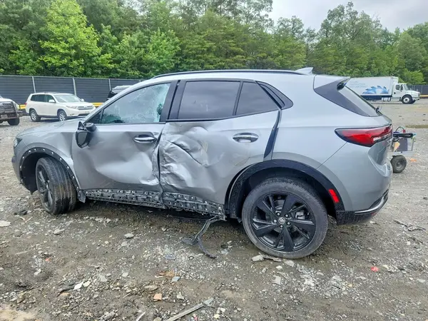 LRBAZLR46PD127774 2023 BUICK ENVISION - Image 2