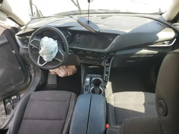 LRBAZLR47MD076068 2021 BUICK ENVISION - Image 8