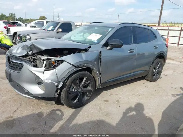 LRBAZLR47PD015002 2023 BUICK ENVISION - Image 2