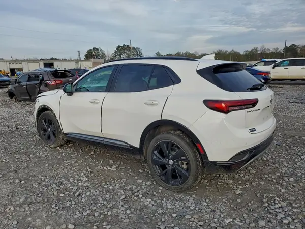 LRBAZLR49MD062947 2021 BUICK ENVISION - Image 2