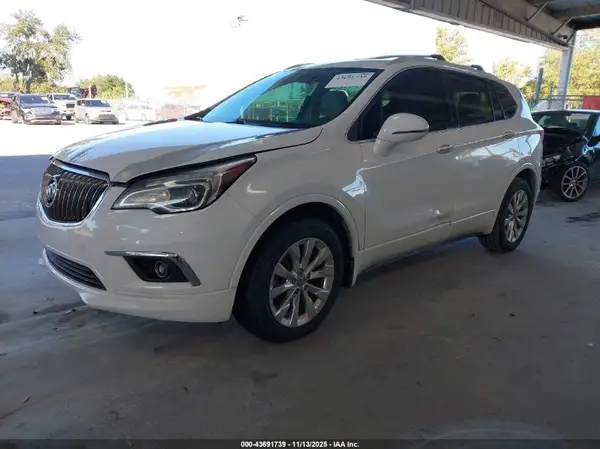 LRBFX1SA1JD007775 2018 BUICK ENVISION - Image 2