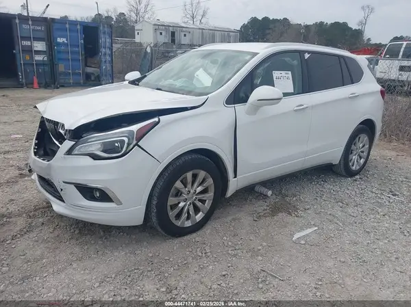 LRBFX1SA2JD081335 2018 BUICK ENVISION - Image 2