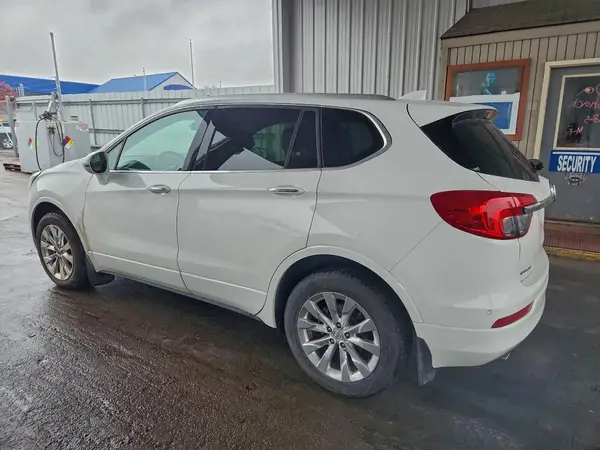 LRBFX1SA3JD082736 2018 BUICK ENVISION - Image 2