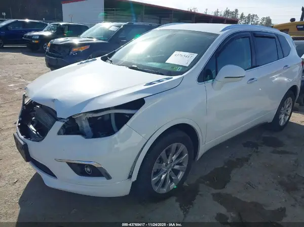 LRBFX1SA4JD018107 2018 BUICK ENVISION - Image 2