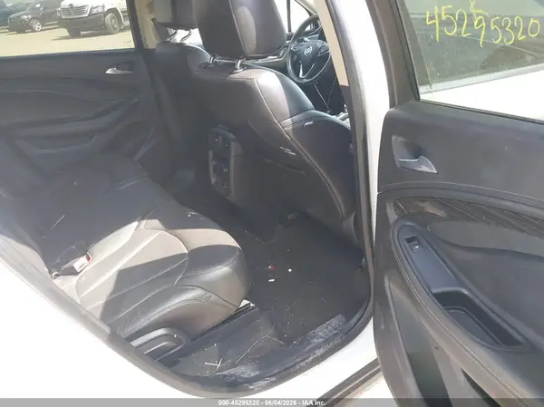 LRBFX1SA4JD057165 2018 BUICK ENVISION - Image 8