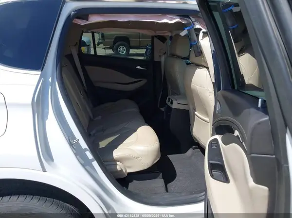 LRBFX1SA5JD009335 2018 BUICK ENVISION - Image 8