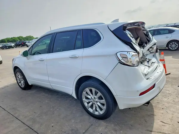 LRBFX1SA6JD010395 2018 BUICK ENVISION - Image 2