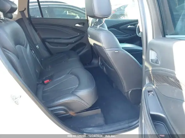 LRBFX1SA8JD007546 2018 BUICK ENVISION - Image 8