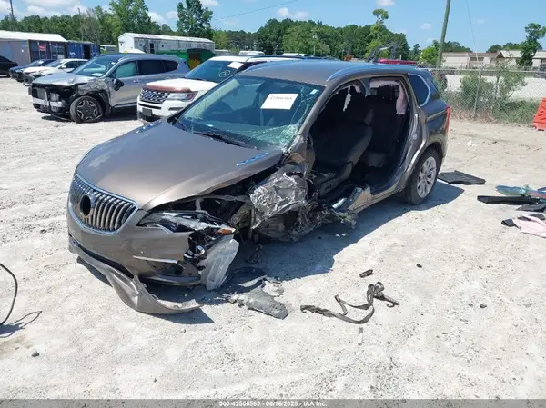 LRBFX1SA8JD026646 2018 BUICK ENVISION - Image 2
