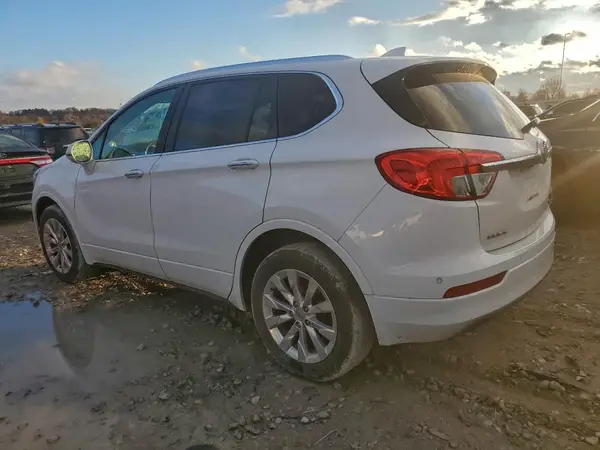 LRBFX1SA8JD116685 2018 BUICK ENVISION - Image 2