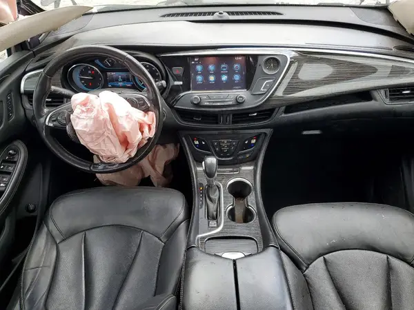 LRBFX1SA9JD008320 2018 BUICK ENVISION - Image 8