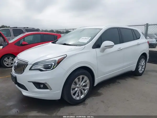 LRBFX1SA9JD024257 2018 BUICK ENVISION - Image 2