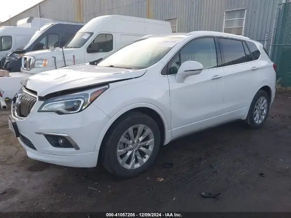 LRBFX2SA0JD026954 2018 BUICK ENVISION - Image 2