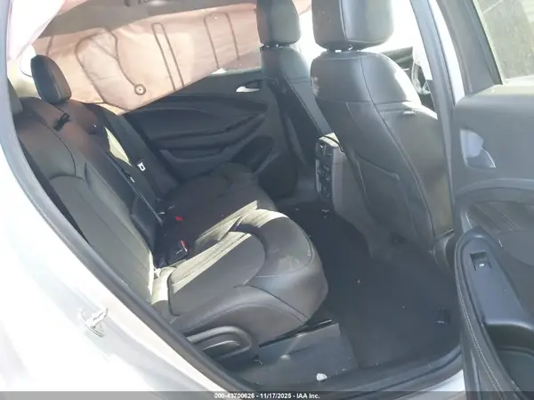 LRBFX2SA0KD002686 2019 BUICK ENVISION - Image 8