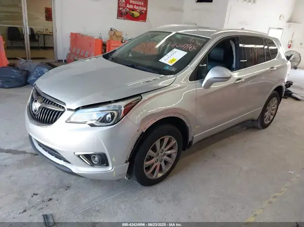 LRBFX2SA0KD010562 2019 BUICK ENVISION - Image 2