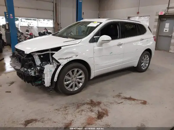 LRBFX2SA1LD156504 2020 BUICK ENVISION - Image 2