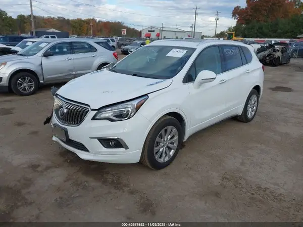 LRBFX2SA5JD025783 2018 BUICK ENVISION - Image 2