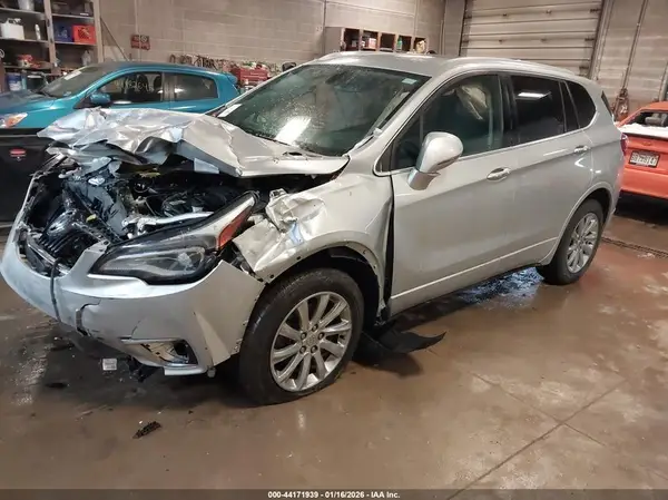LRBFX2SA5KD010153 2019 BUICK ENVISION - Image 2