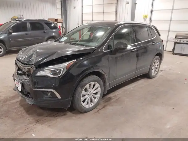 LRBFX2SA6JD018339 2018 BUICK ENVISION - Image 2