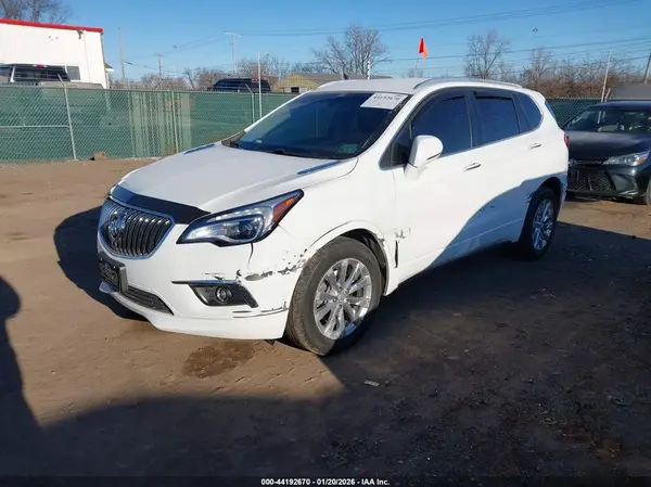 LRBFX2SA9JD116247 2018 BUICK ENVISION - Image 2