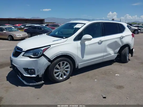 LRBFX2SA9KD003707 2019 BUICK ENVISION - Image 2