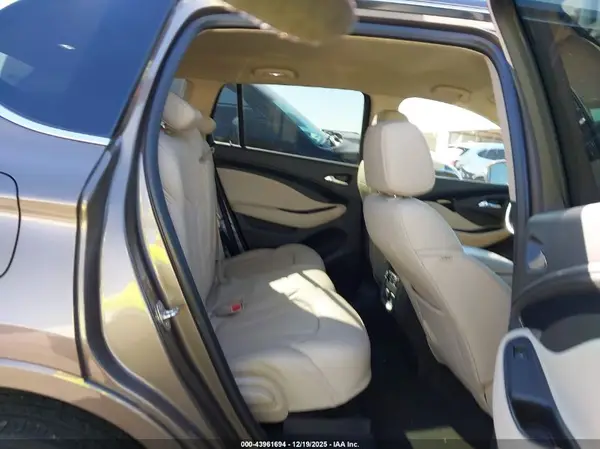 LRBFX3SX1JD005010 2018 BUICK ENVISION - Image 8