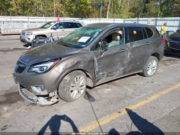 LRBFX4SX1KD008867 2019 BUICK ENVISION - Image 2