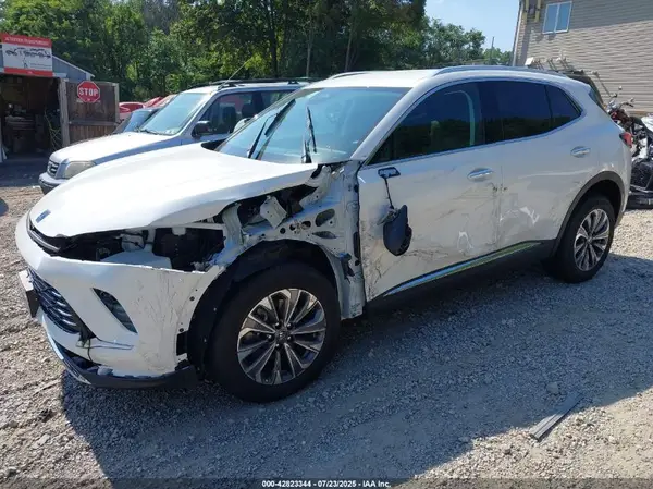 LRBFZKE40SD079574 2025 BUICK ENVISION - Image 2