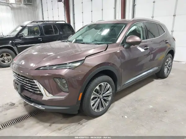 LRBFZKE46SD014907 2025 BUICK ENVISION - Image 2