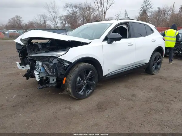 LRBFZLE42SD025585 2025 BUICK ENVISION - Image 2