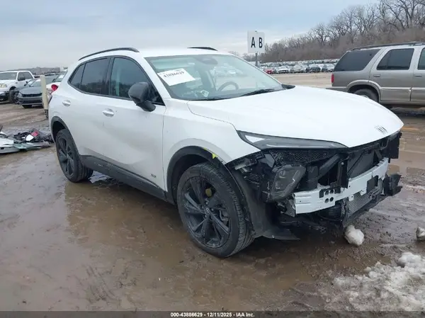 LRBFZLE49SD074735 2025 BUICK ENVISION - Image 1